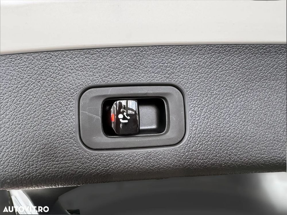 Mercedes-Benz GLC 200 4Matic 9G-TRONIC AMG Line Advanced - 21