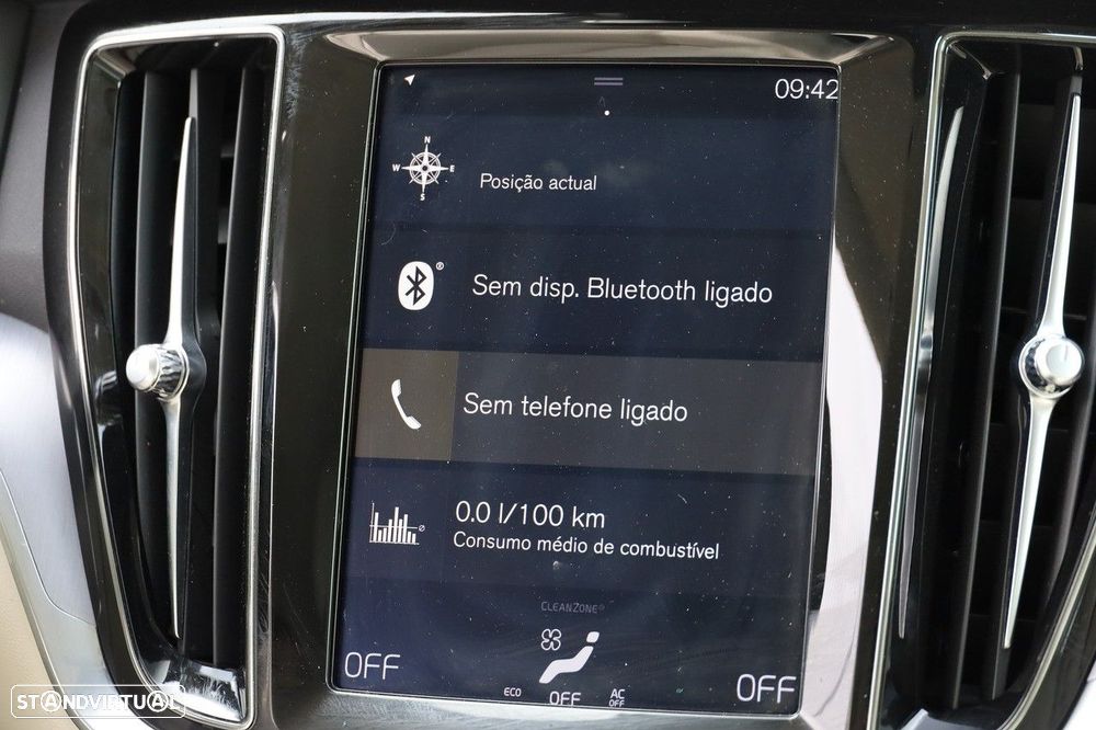 Volvo V60 2.0 T8 AWD TE Momentum Plus - 19