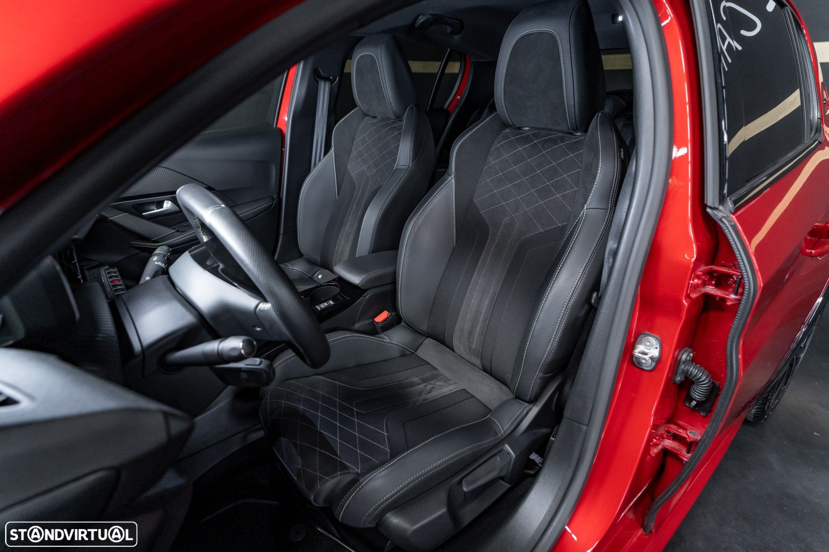 Peugeot 208 1.2 PureTech GT Line - 18