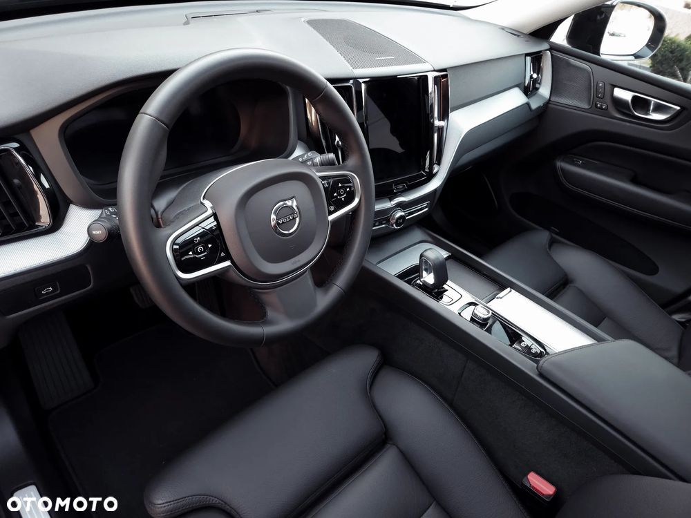 Volvo XC 60 B4 D AWD Plus Dark - 9