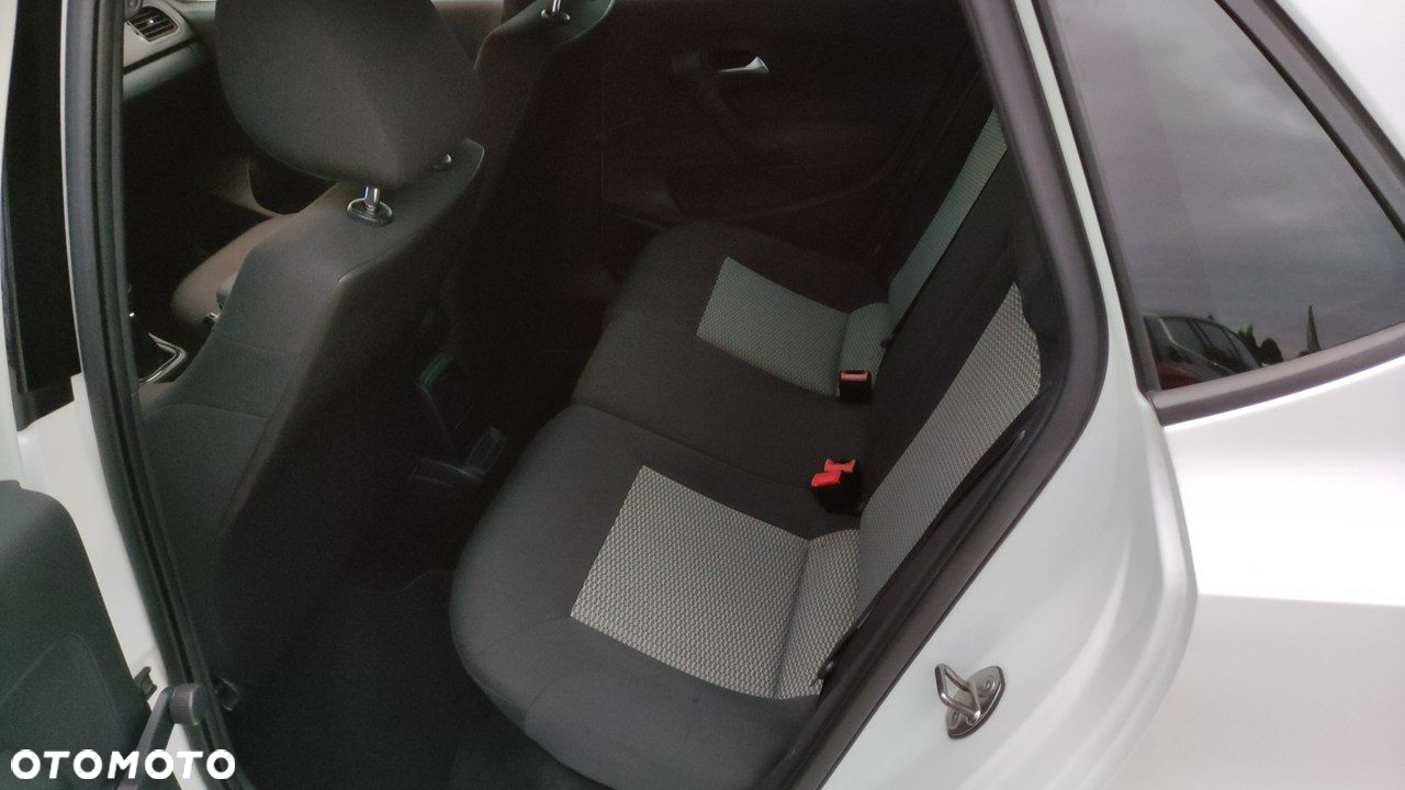 Volkswagen Polo - 27