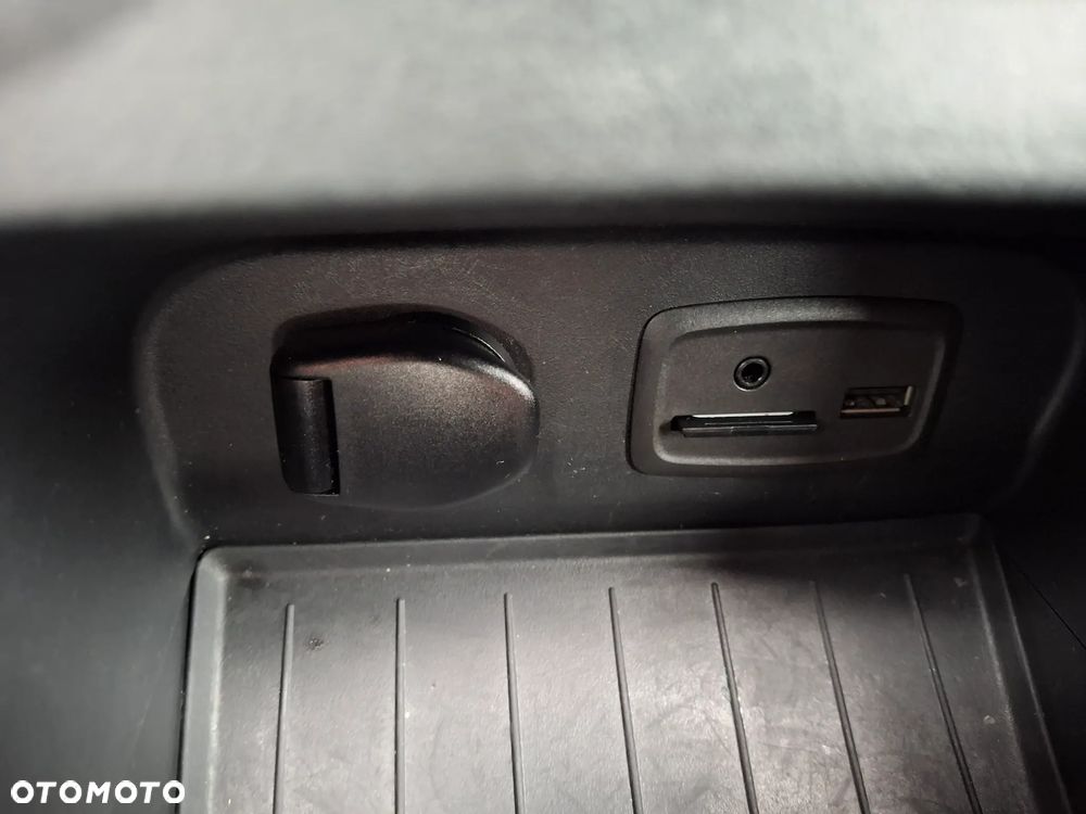 Renault Captur TCe 120 EDC Helly Hansen - 35