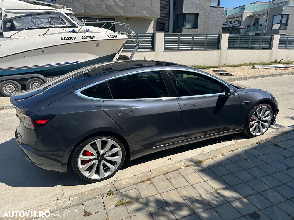 Tesla Model 3 - 8