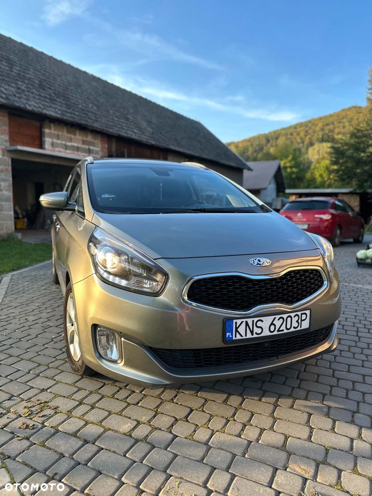 Kia Carens - 3
