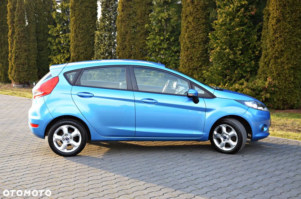 Ford Fiesta 1.25 Ghia - 25