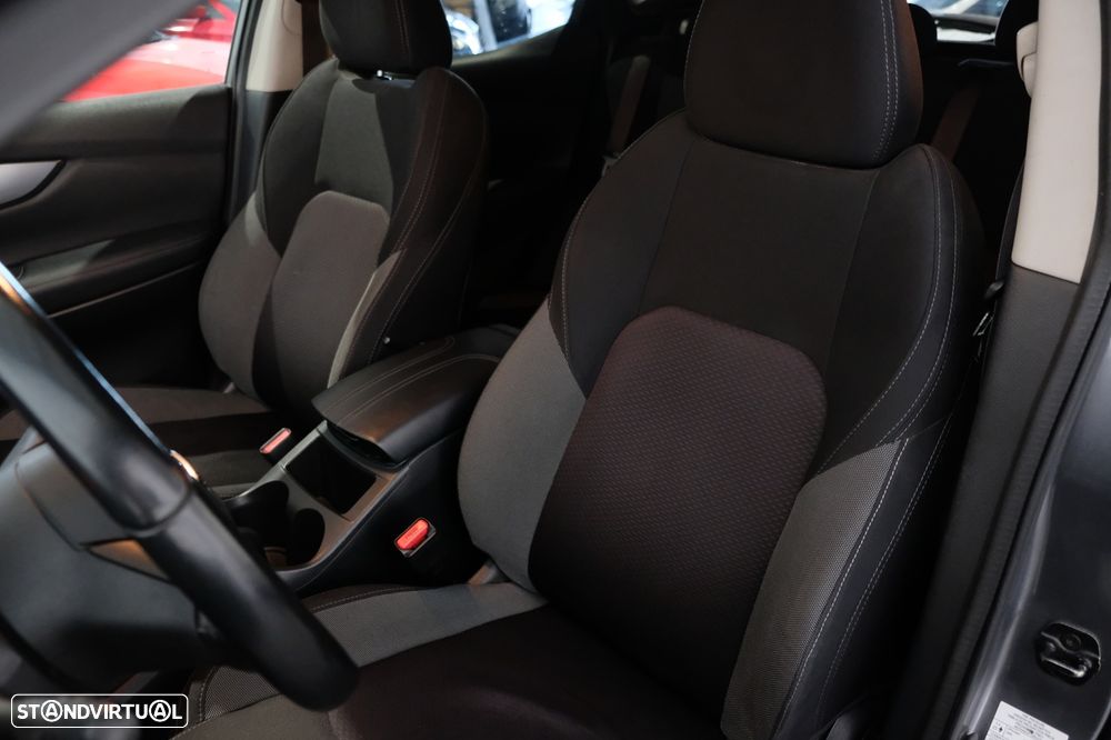 Nissan Qashqai 1.5 dCi N-Connecta J18+Led - 12