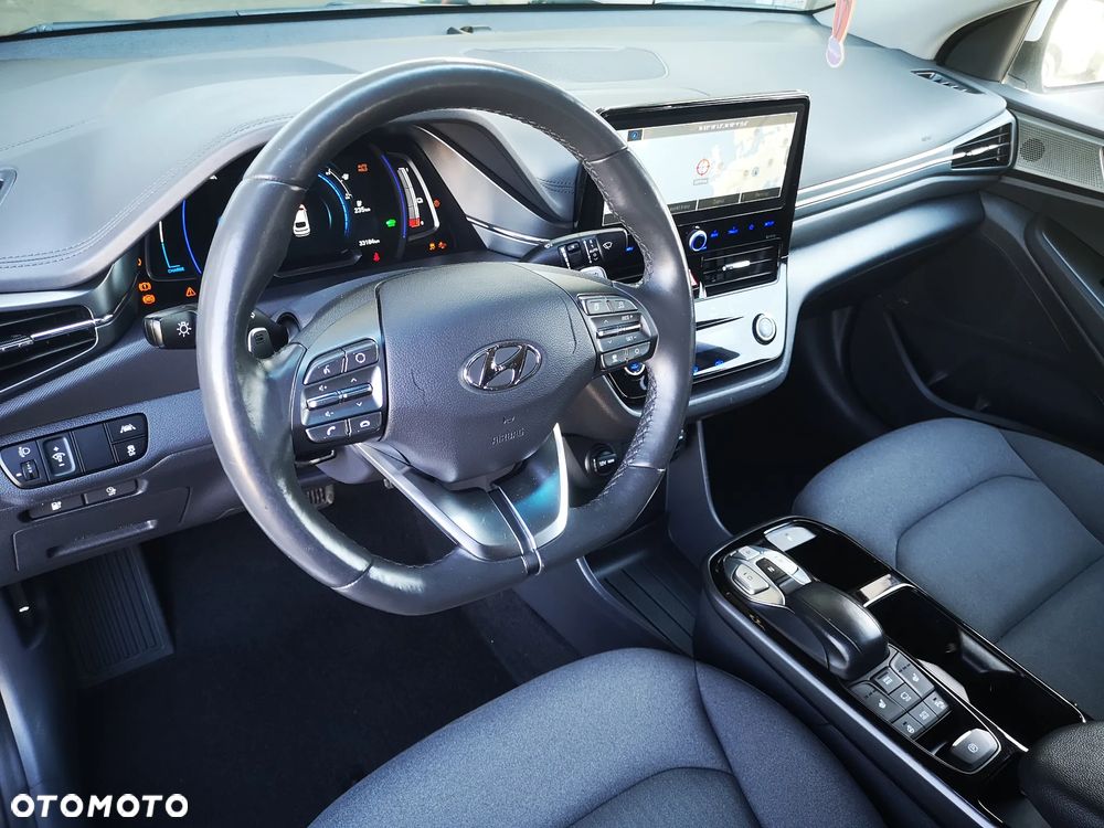 Hyundai IONIQ - 15
