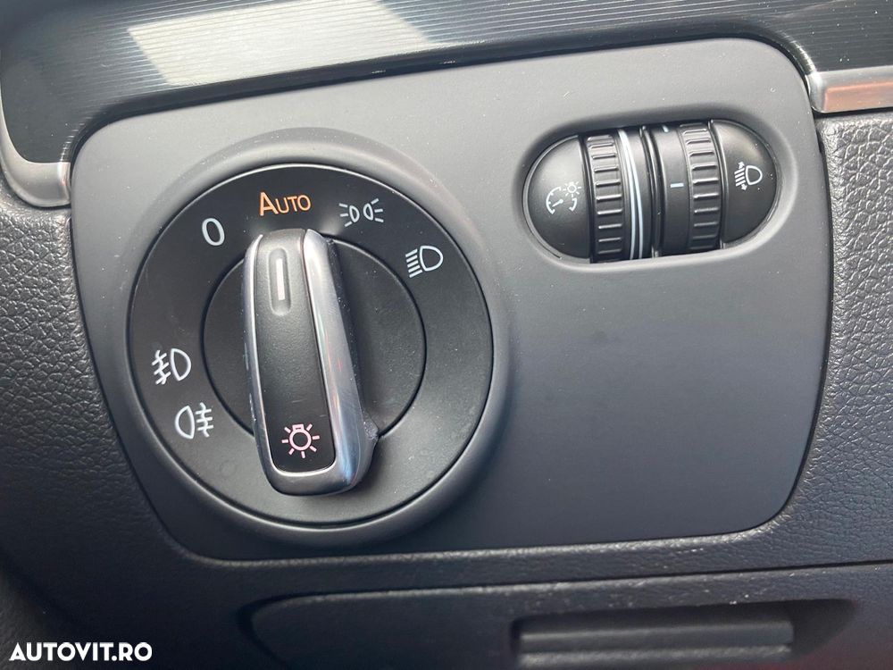 Volkswagen Golf - 22