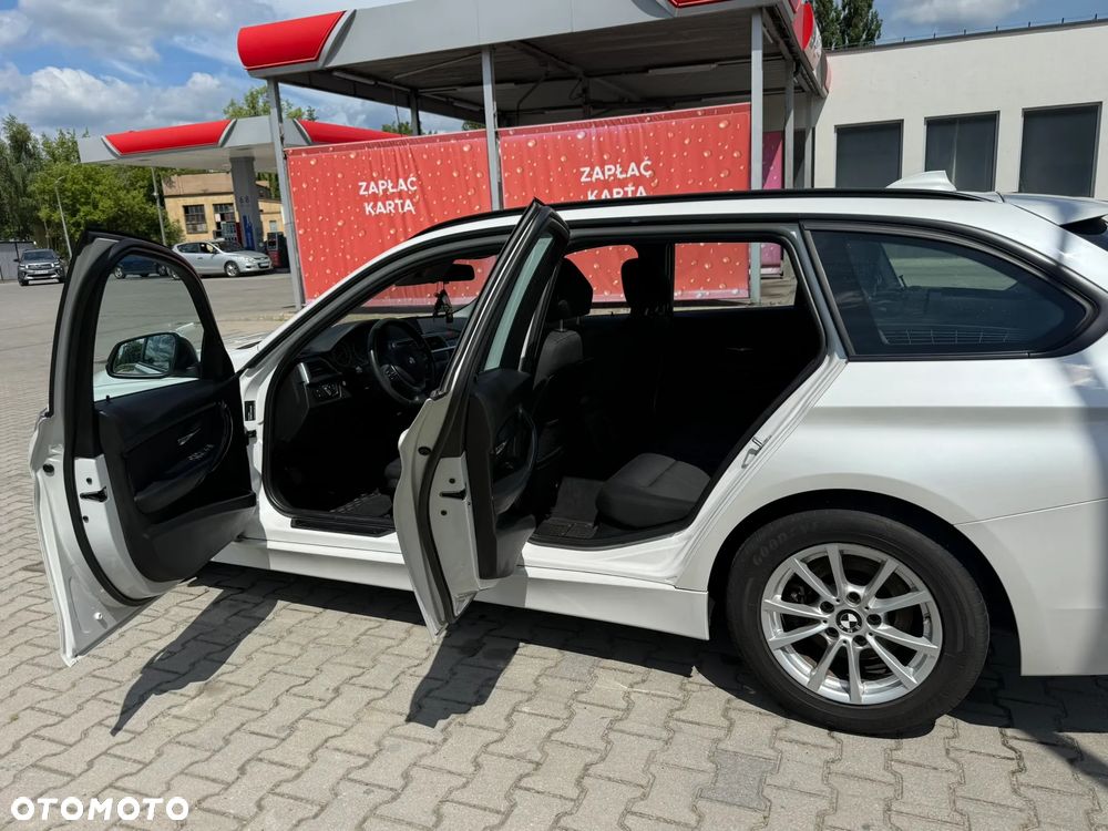 BMW Seria 3 318d M Sport Shadow - 27