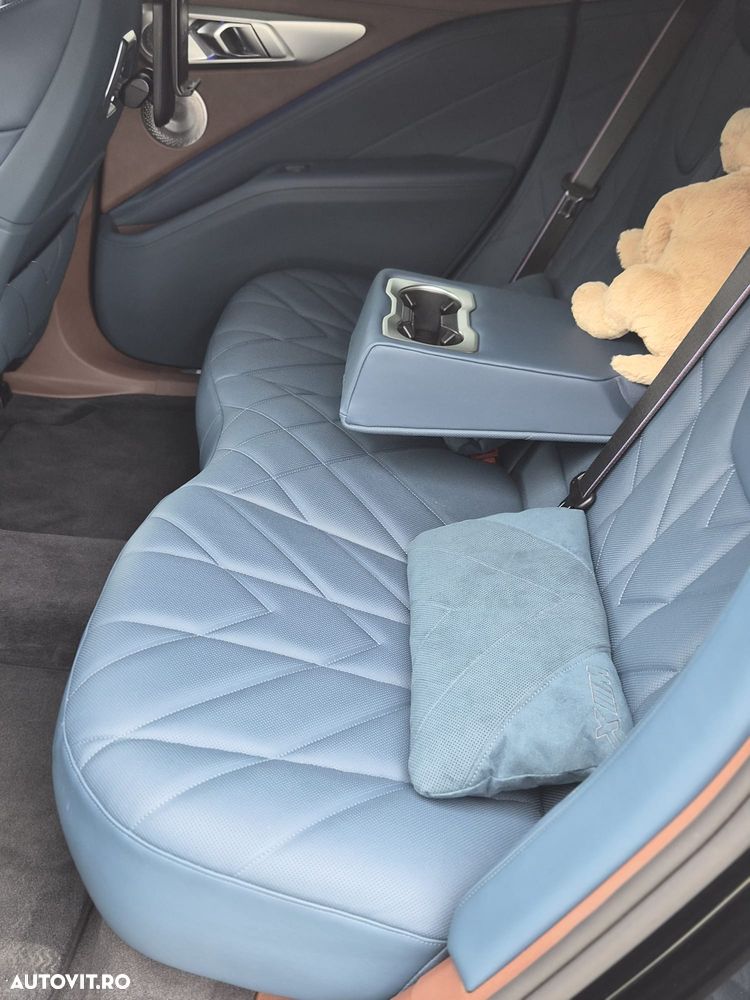 BMW XM 2025 — imagine 10