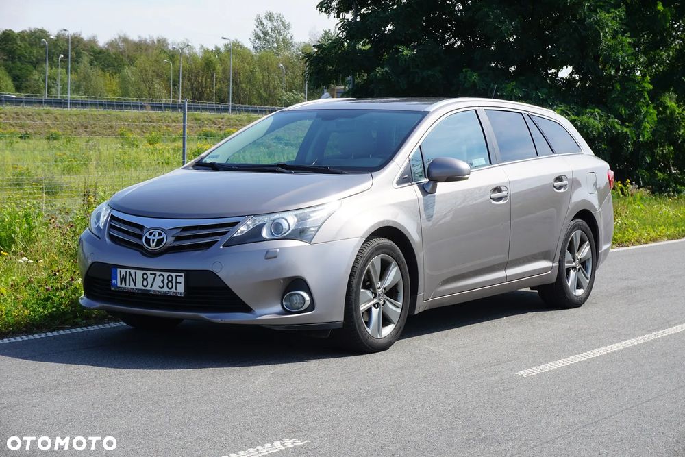 Toyota Avensis 1.8 Style - 1