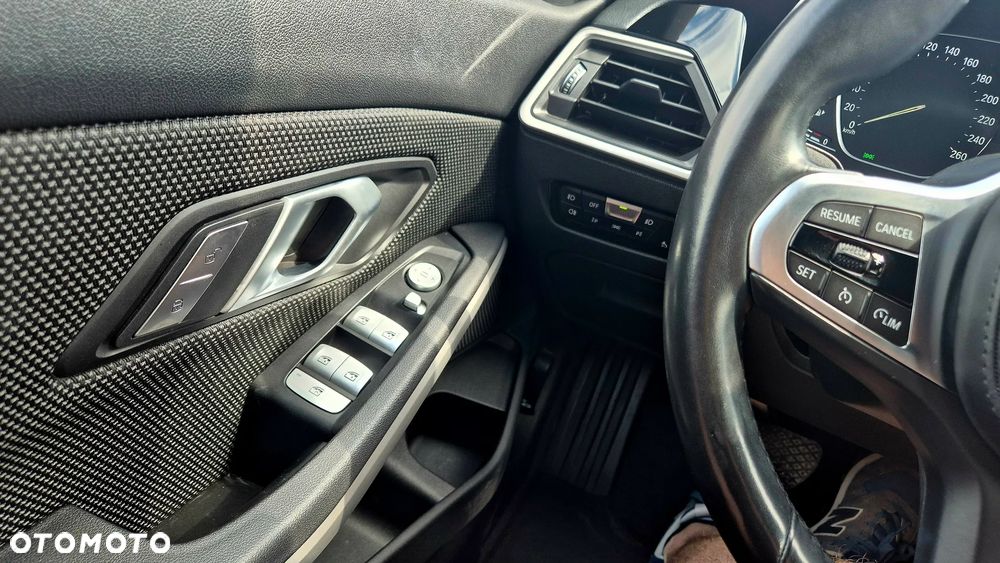 BMW Seria 3 318i - 13