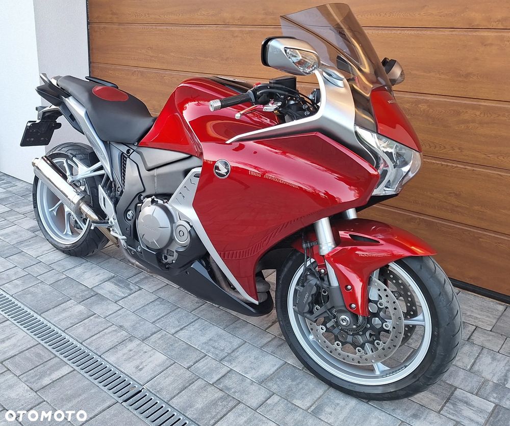 Honda VFR - 2