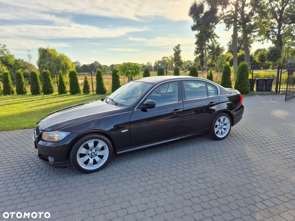 BMW Seria 3 325i Edition Sport - 12