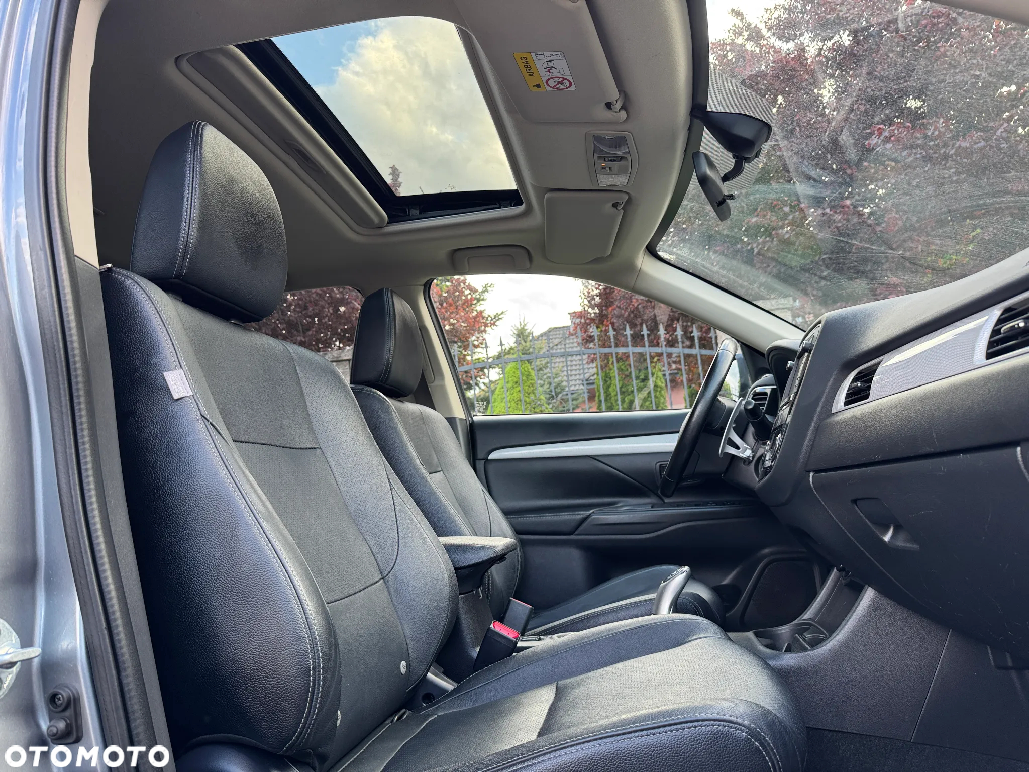 Mitsubishi Outlander PHEV Instyle NAVI + - 5