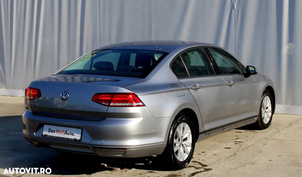Volkswagen Passat - 2
