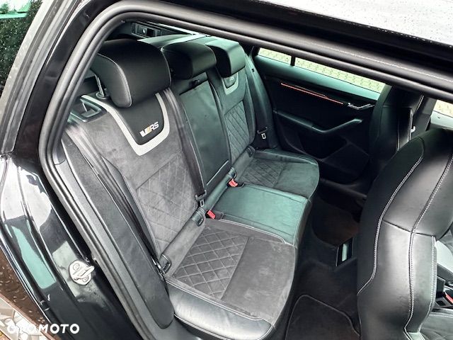 Skoda Octavia 2.0 TDI DSG RS - 18