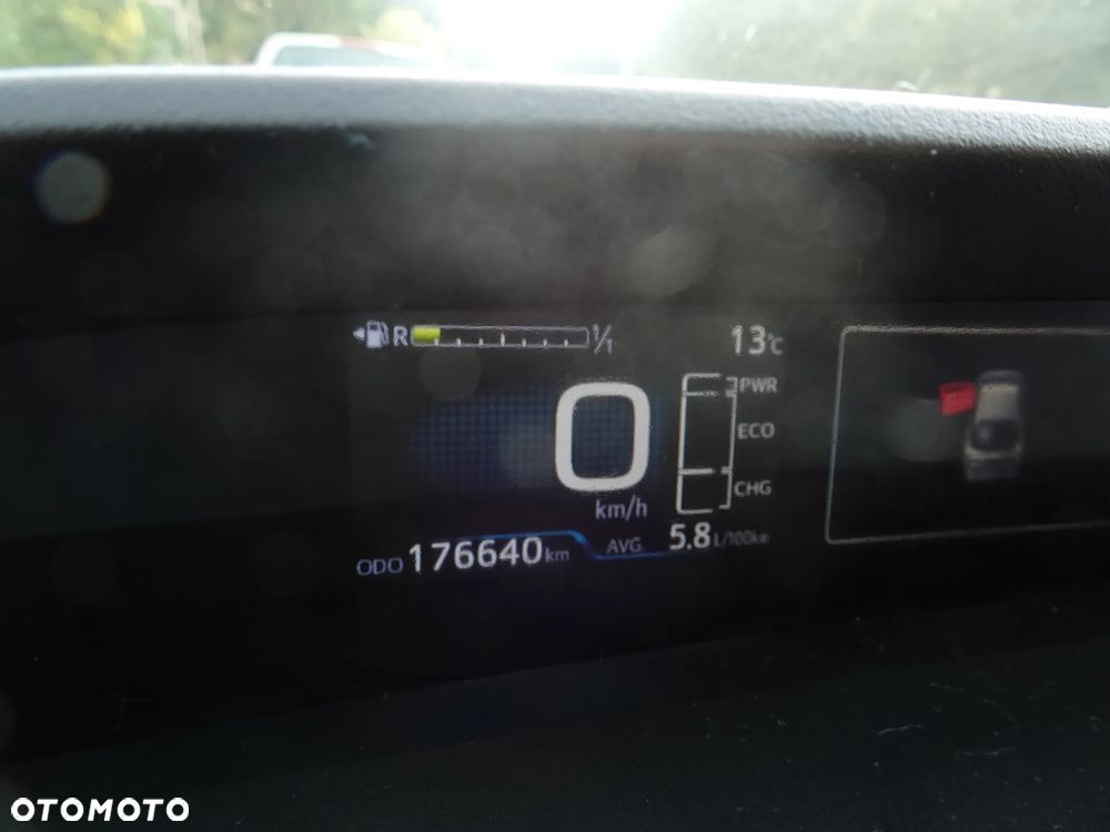 Toyota Prius - 17