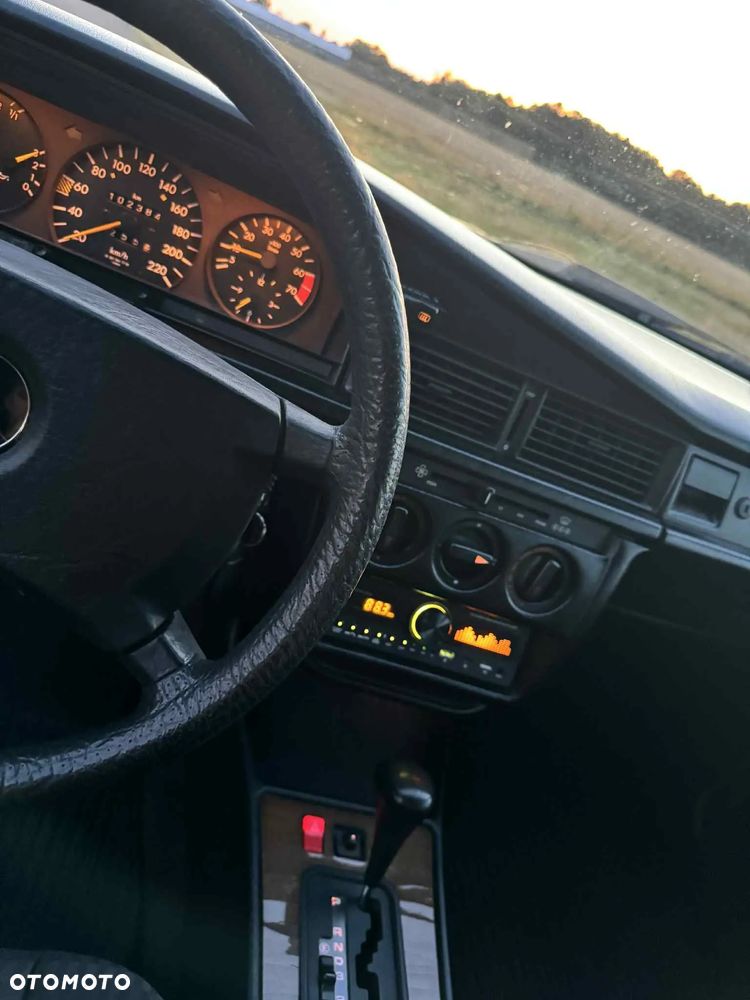 Mercedes-Benz W201 (190) - 9