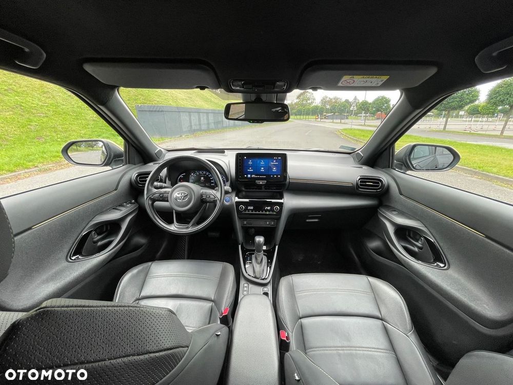 Toyota Yaris Cross Hybrid 1.5 Premiere Edition - 25