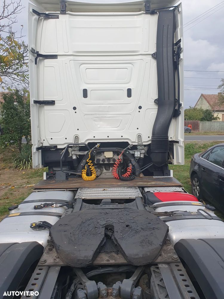 Mercedes-Benz Actros - 3