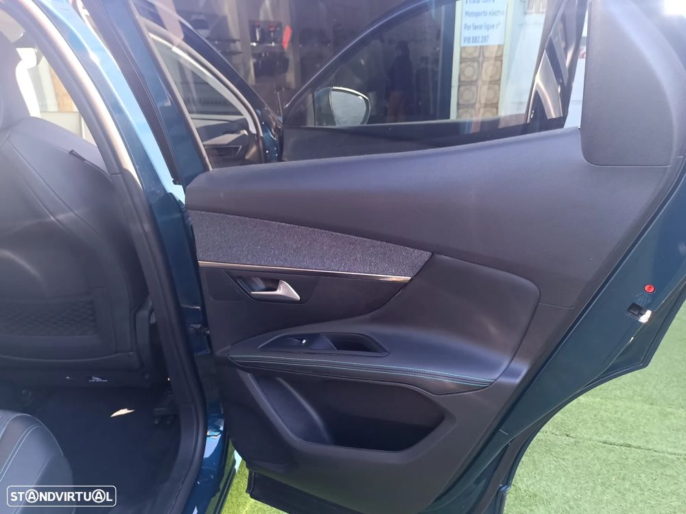 Peugeot 3008 1.6 Hybrid4 GT Line e-EAT8 - 24