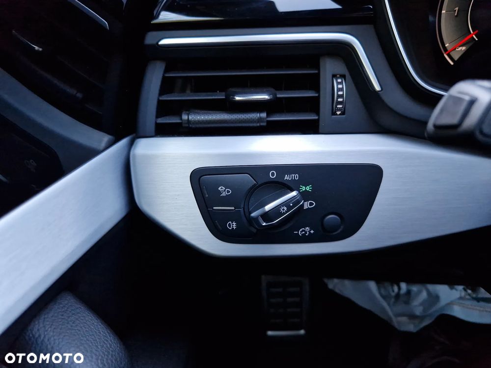 Audi A4 Limousine 35 TFSI mHEV S Line S tronic - 19