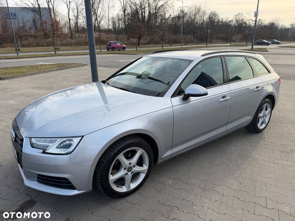 Audi A4 Avant - 1