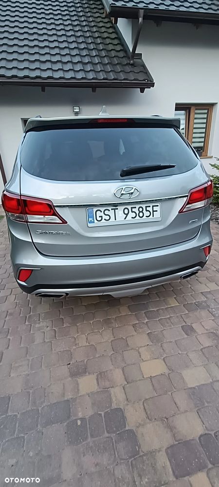 Hyundai Grand Santa Fe - 15