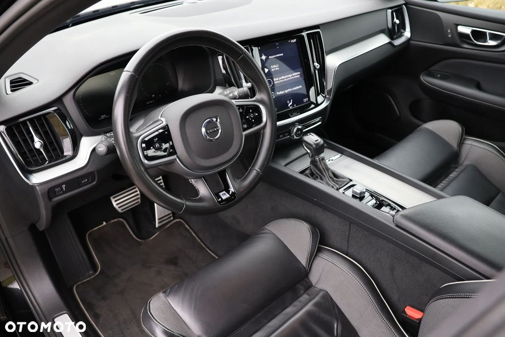 Volvo S60 T4 R-Design - 11