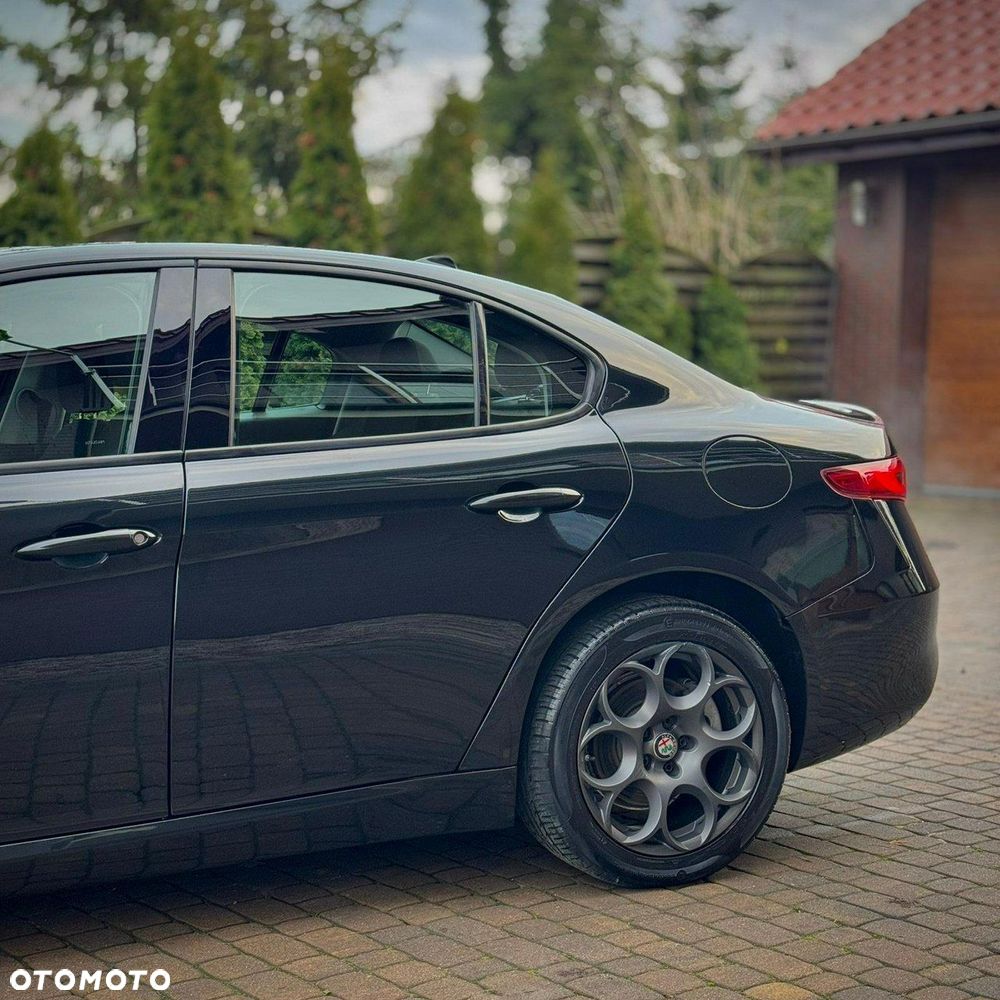 Alfa Romeo Giulia - 9