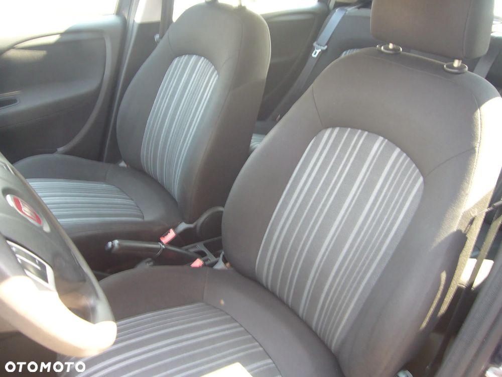 Fiat Punto 1.4 Young - 12