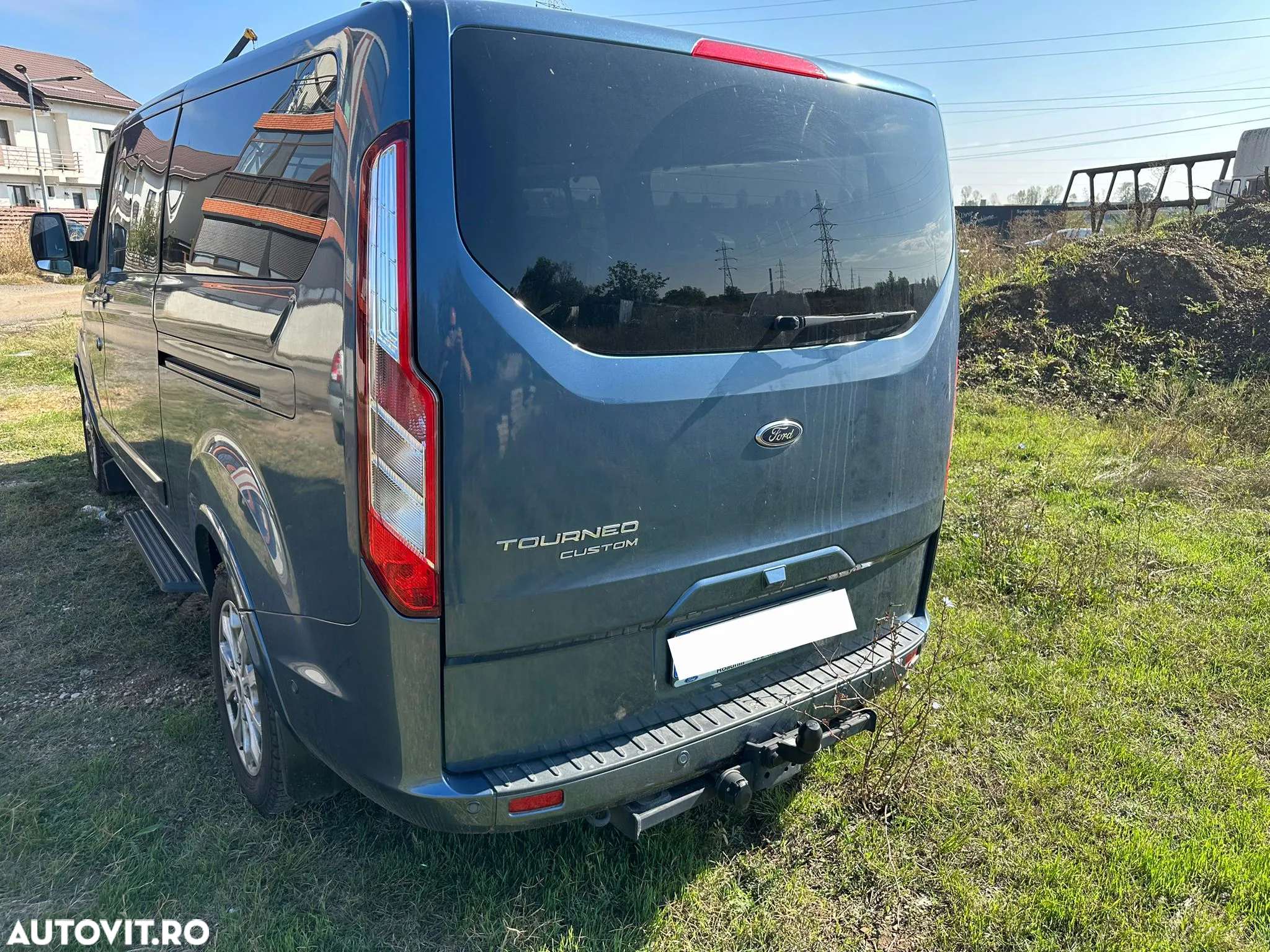 Ford Tourneo Custom Bus 320 2.0 EcoBlue 170 CP L2H1 Titanium X Aut. - 11