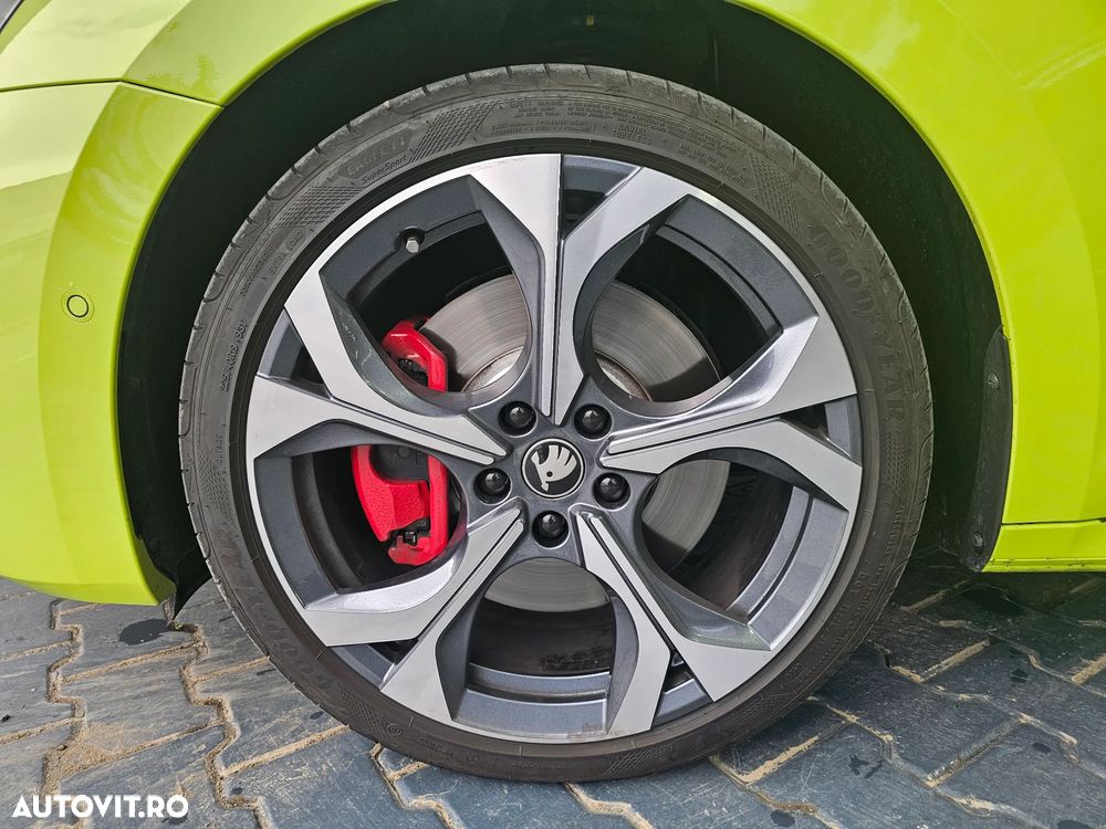 Skoda Octavia 2.0 TSI 265 CP DSG RS - 5
