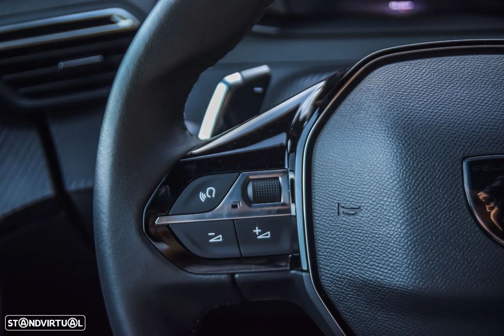 Peugeot 2008 1.2 Hybrid Allure e-DCS6 - 27