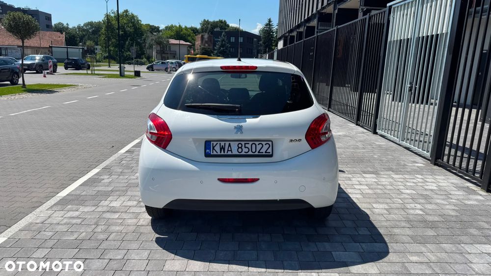 Peugeot 208 - 21