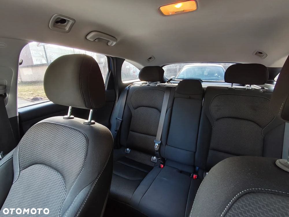 Hyundai i30 1.6 CRDi Premium - 8