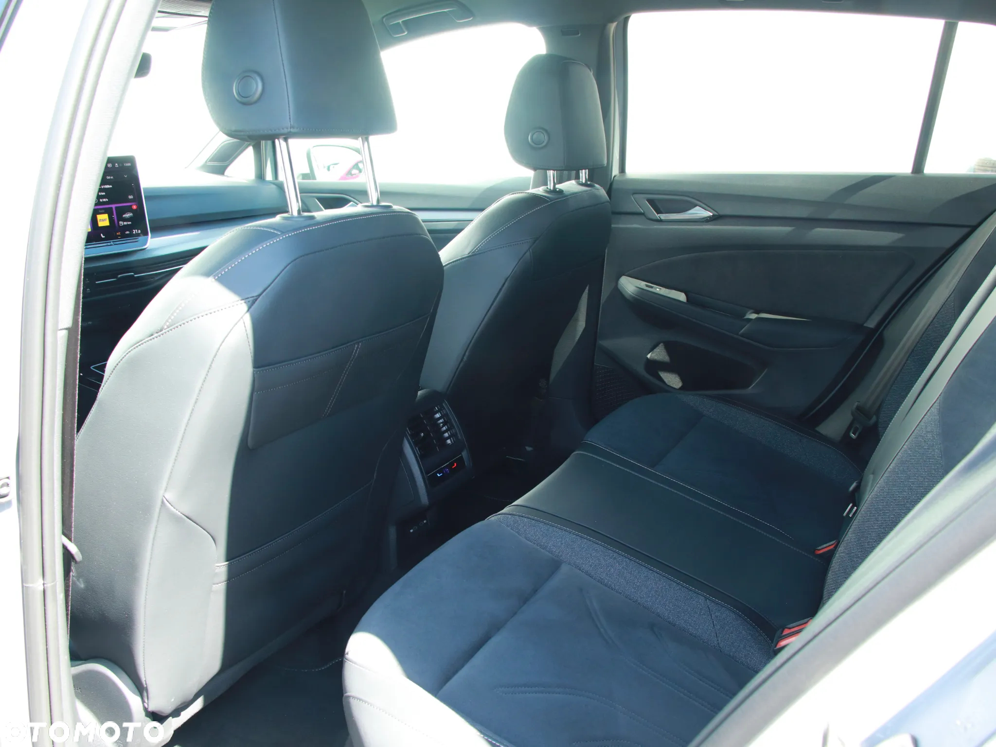 Volkswagen Golf - 12