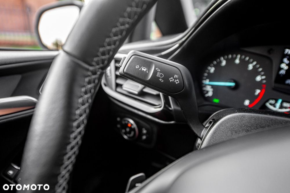 Ford Fiesta 1.0 EcoBoost S&S TITANIUM X - 33