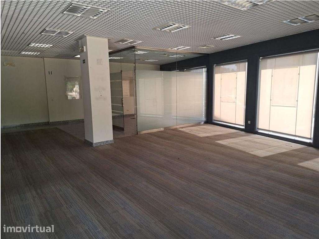 LOJA PARA VENDA NO CENTRO DA MEALHADA - Grande imagem: 4/5