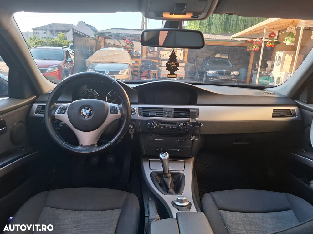 BMW Seria 3 320i - 14