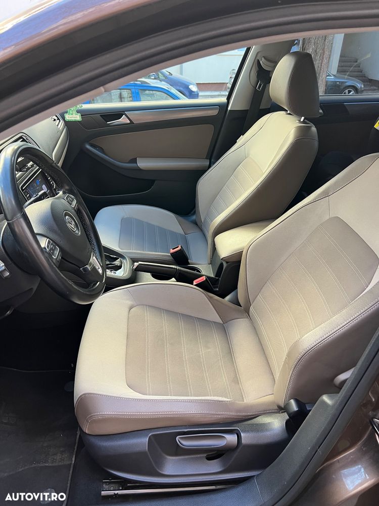 Volkswagen Jetta 1.6 TDI DPF Highline DSG - 5