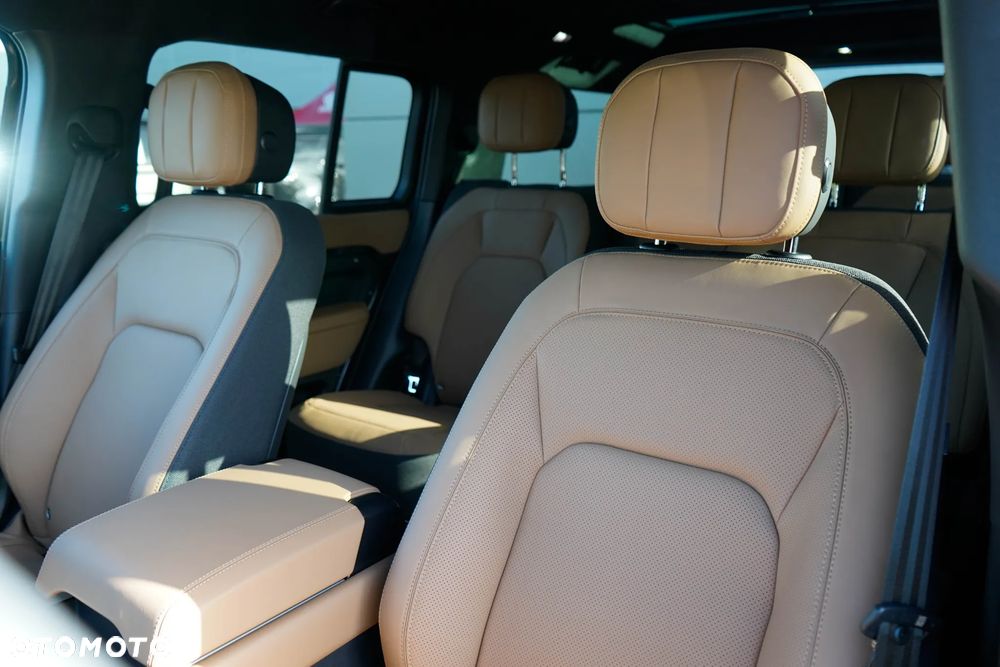 Land Rover Defender 3.0 D350 mHEV X-Dynamic HSE - 31