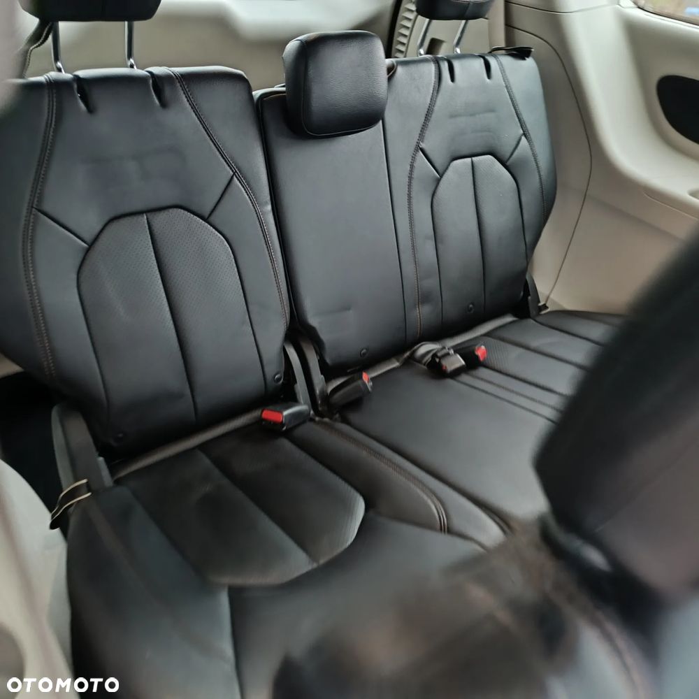 Chrysler Pacifica - 18