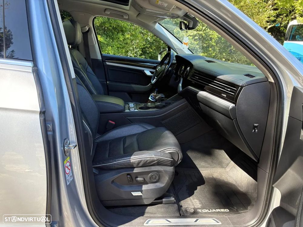 VW Touareg 3.0 TDI V6 Elegance Plus - 9
