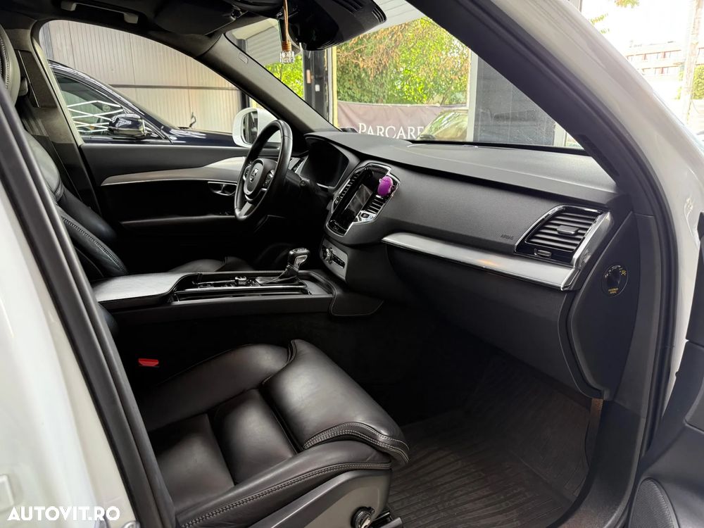 Volvo XC 90 D5 AWD Inscription - 32