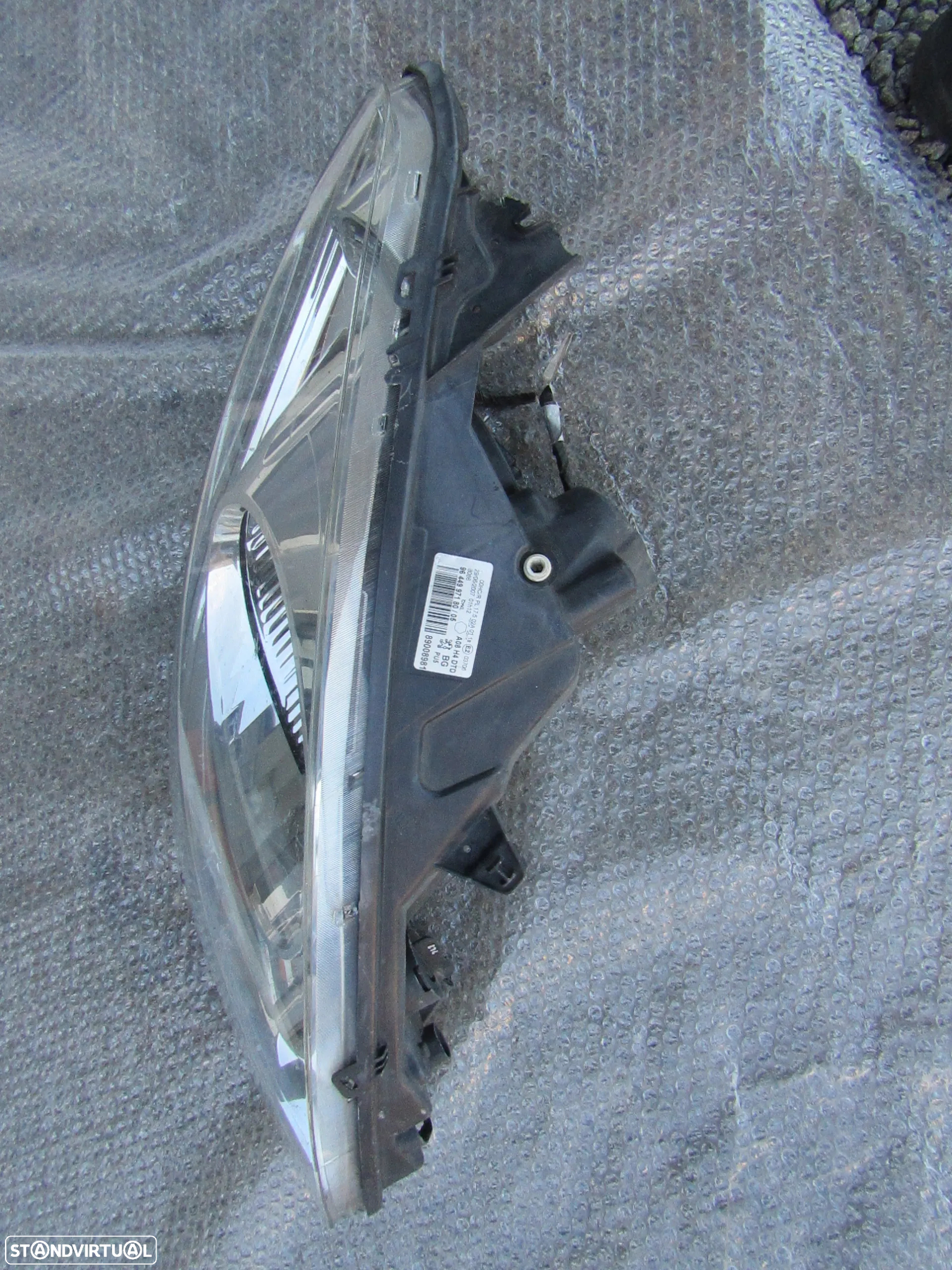 Farol Peugeot 108 ano 2009 (ver descrição) - 4