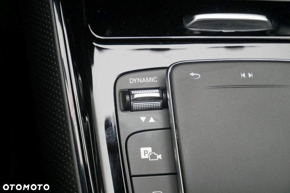 Mercedes-Benz GLB - 23