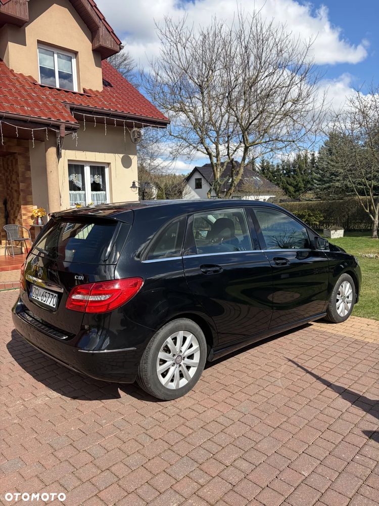 Mercedes-Benz Klasa B 180 d Edition - 3