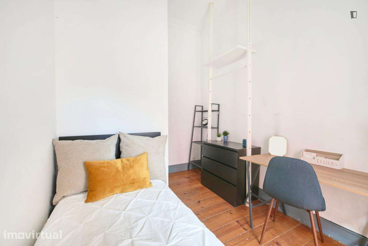 Quarto - localizado em Arroios Lisbon - Grande imagem: 2/18